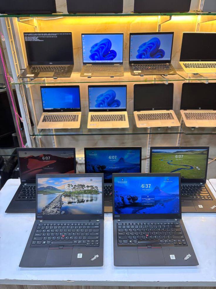 Laptop repair and support display